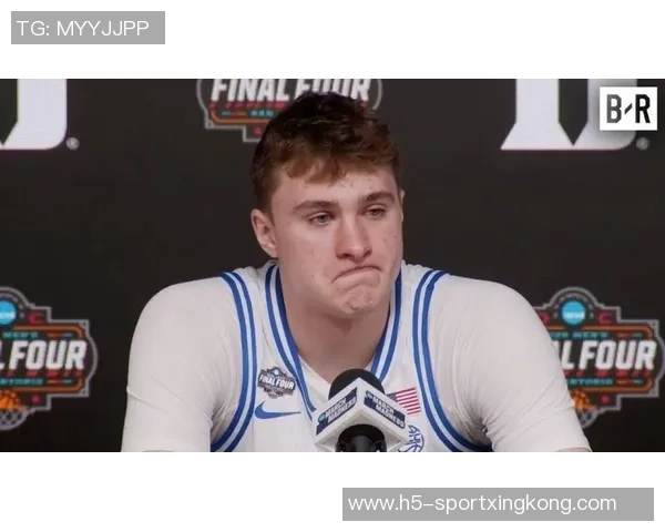 马龙强调弗拉格是球队未来的关键角色，基德应全力支持他成长